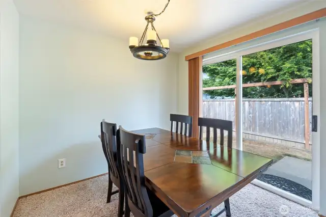 Slider off dining to back patio