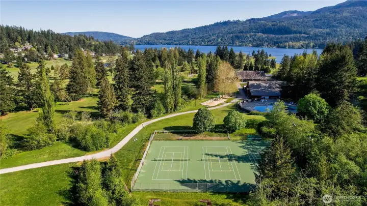 Tennis and pickle ball courts