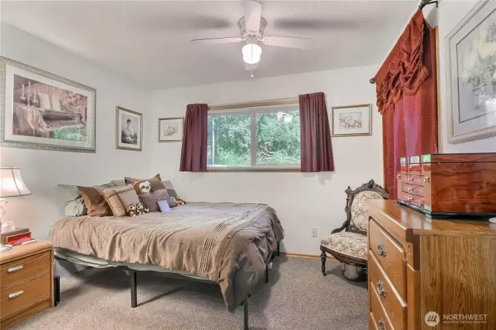 Bedroom #1