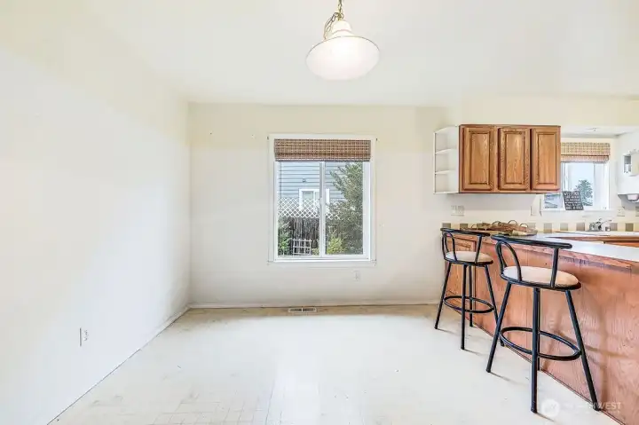 The kitchen eating area