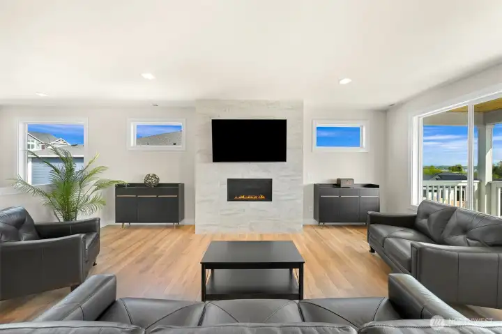 Open & spacious living area allowing for endless entertaining opportunities.