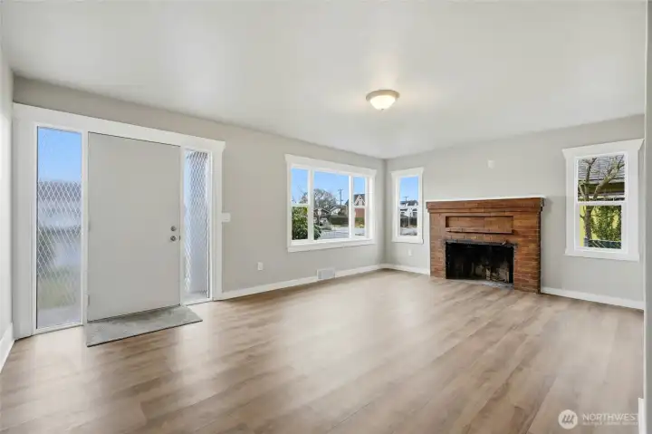 New, High-Quality double pane windows throughout.