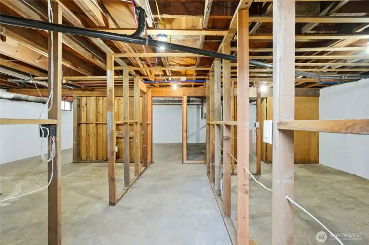 Basement is an extra 1,024 sqft of unfinished space!