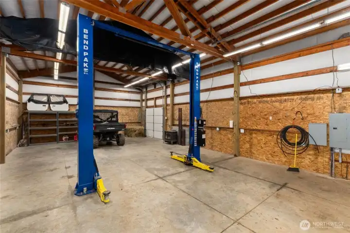 Seller will remove lift before closing--not part of sale