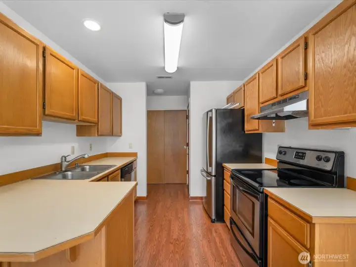 Kitchen w/ SS appliances
