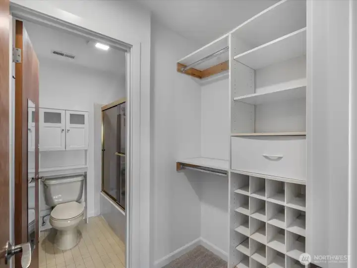 Primary closet & ensuite