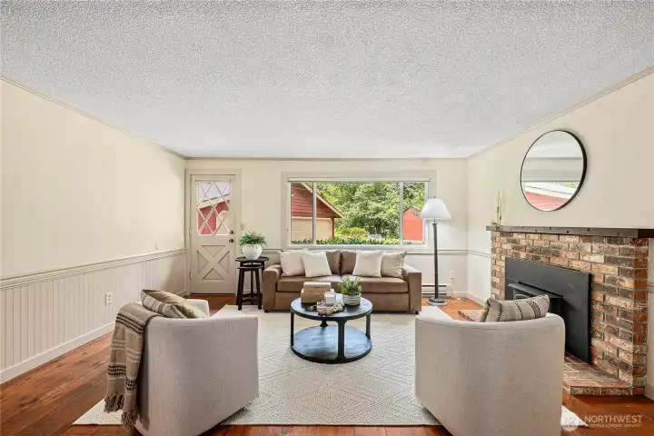 Big windows and more of those beautiful wood floors!