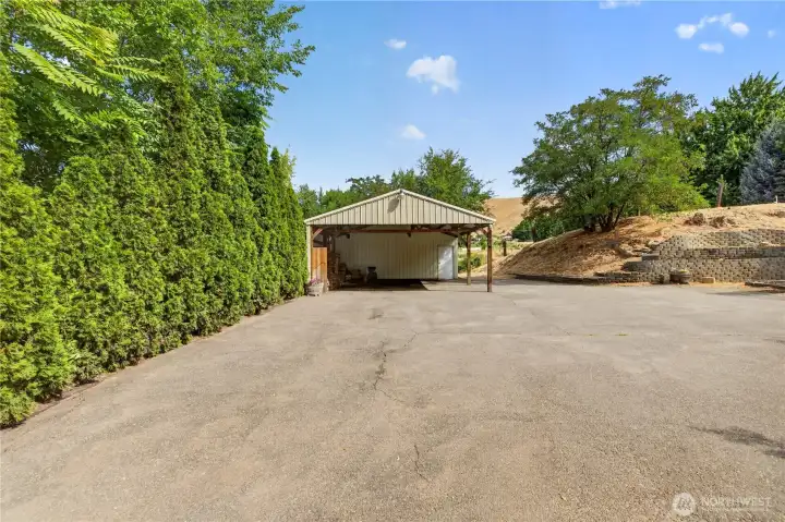Carport & Shed