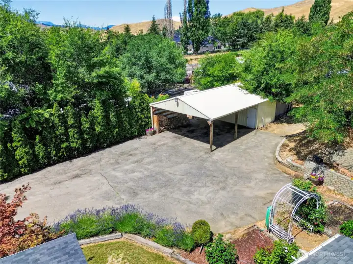 Carport & Shed