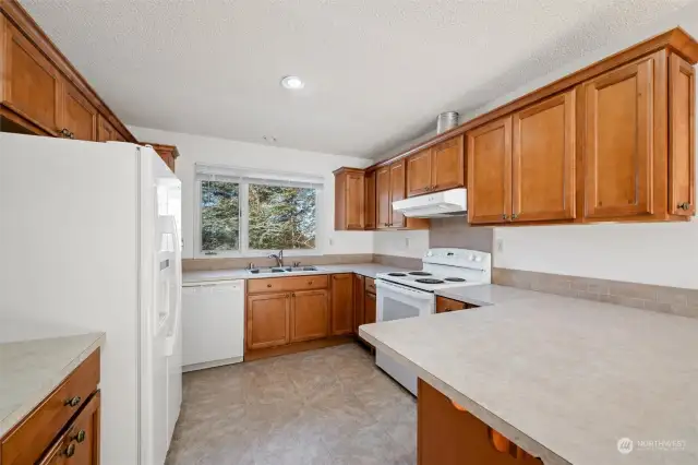 Kitchen offers soft close KraftMaid cabinetry.