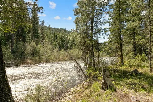 Private .48 Acre Riverfront Parcel