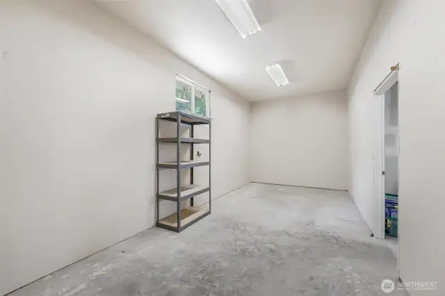 10x25 insulated storage room.