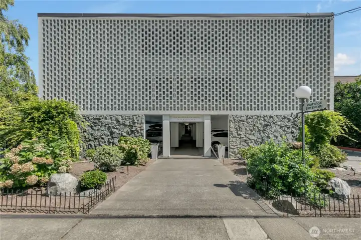 Welcome to Portage Bay Condominiums — offering classic Seattle charm in a waterfront setting.