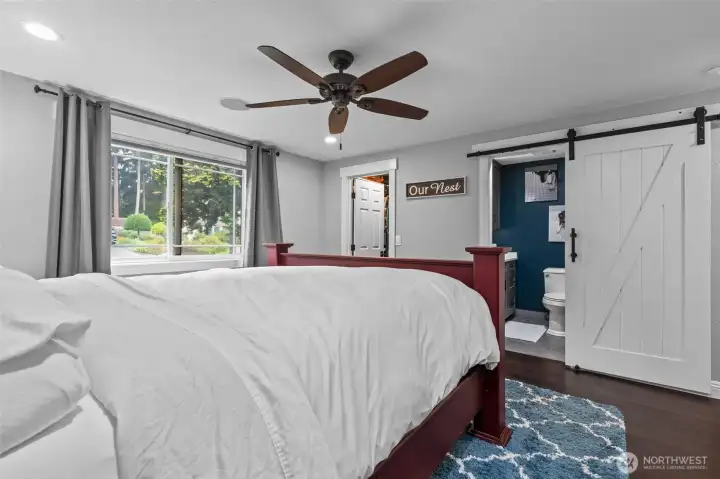 Primary Suite – Spacious bedroom, walk-in closet, with a newly remodeled private bath.