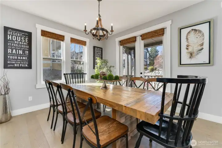 Dining room to comfortably accommodate 10.