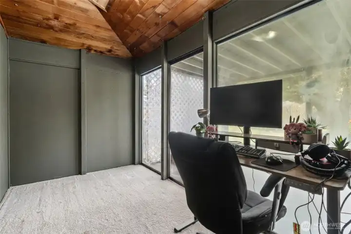Virtually removed items. Additional unfinished space.