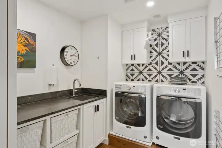 Laundry with project space