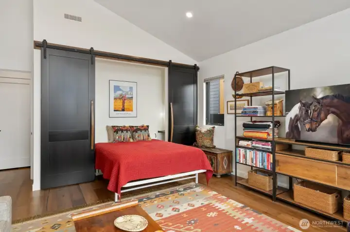 2nd bedroom with Murphy bed