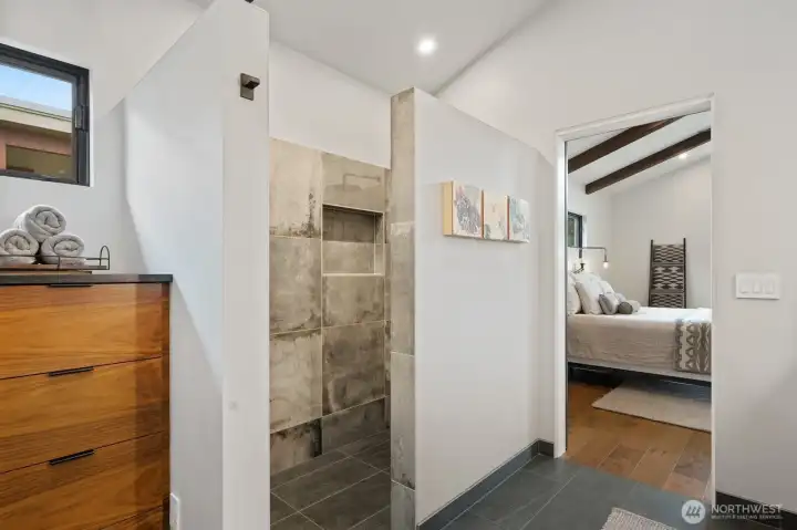 Primary ensuite with zero threshold to tiled shower