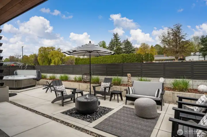 Easy to maintain patio with water feature