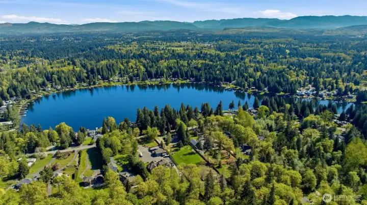 So close to all Lake Morton community has to offer