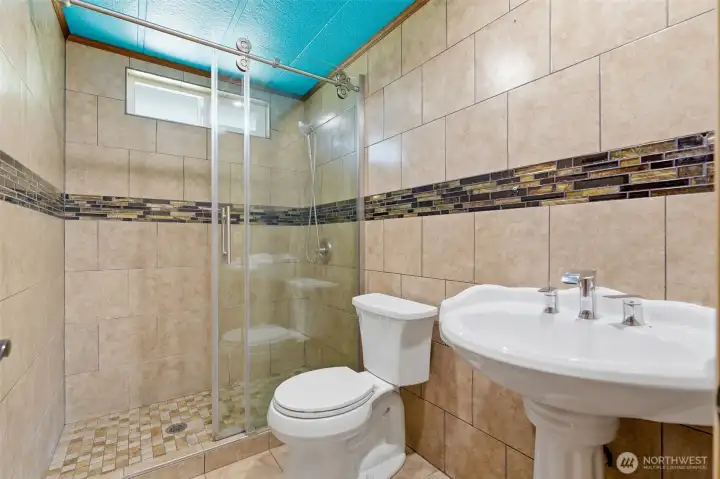 Manufactured home bathroom