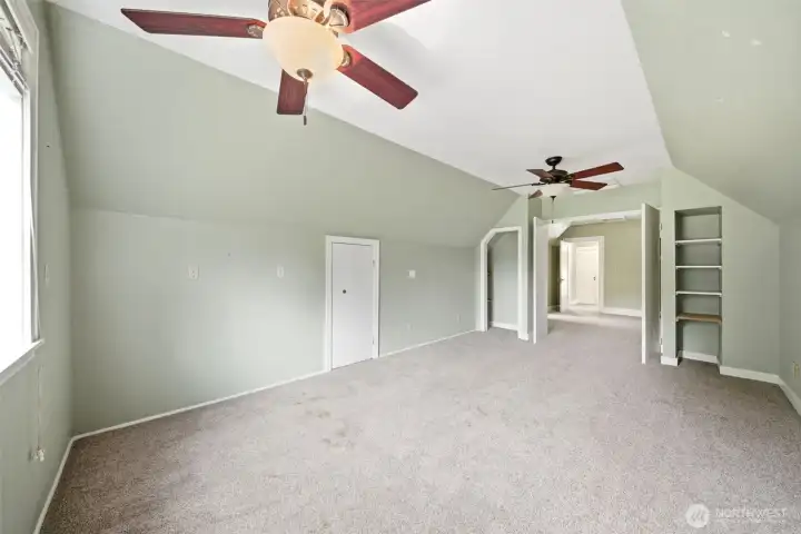 Upstairs bedroom 2.