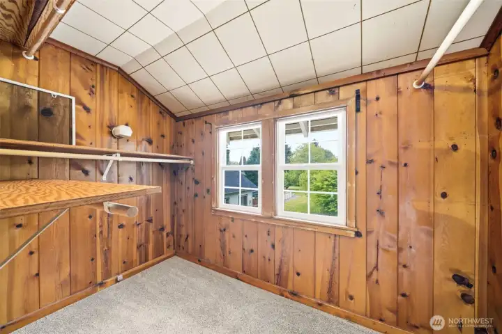 Upstairs closet/office/hobby room?