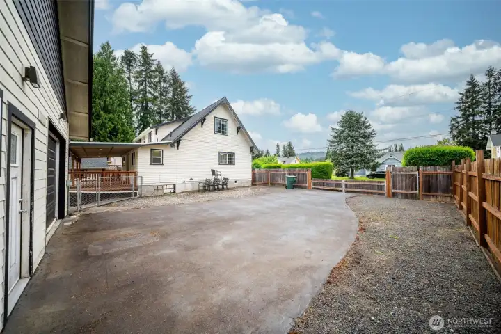 The detached ADU has its own gated driveway with lots of parking!