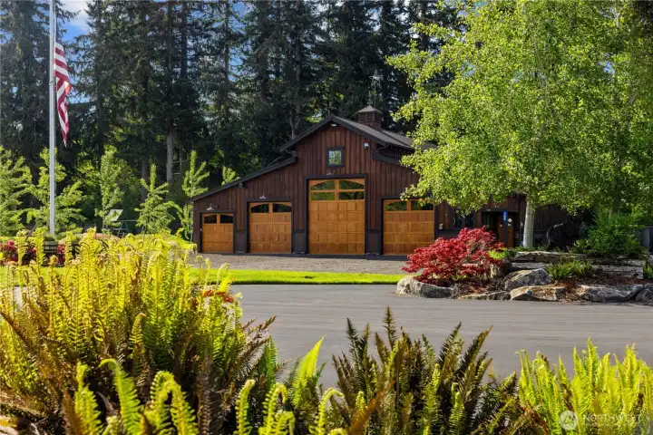 3100 sq ft Carriage House/shop/garage combo with two sleeping areas, two bathrooms, and radiant floors throughout!