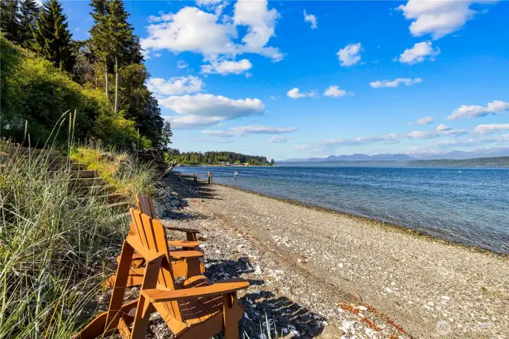 World class beach with 7 different types of clams, oysters, and fishing and shrimping!