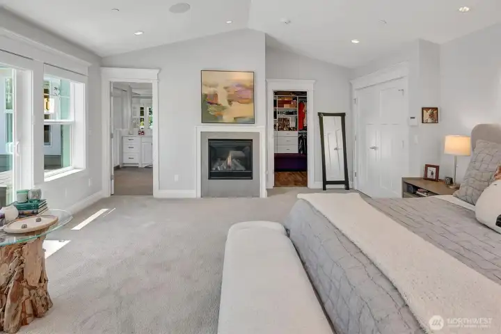 Large Primary enjoys gas fireplace, wonderful bath and huge view deck! Large Primary enjoys gas fireplace, wonderful bath and huge view deck!