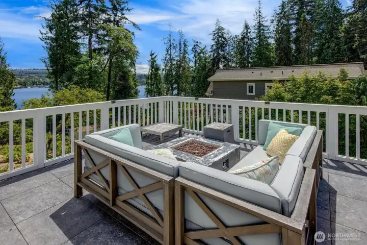 Huge view deck off Primary with lake and territorial views! Huge view deck off Primary with lake and territorial views!