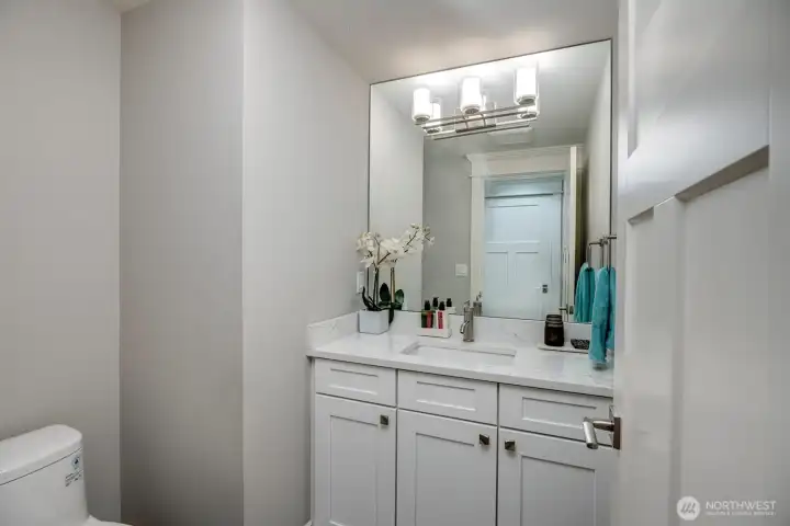 Lower level Powder Room convenient! Lower level Powder Room convenient!