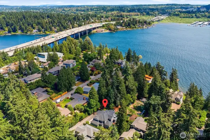 Located close to Lake Washington, quick commute to Seattle or Bellevue! Located close to Lake Washington, quick commute to Seattle or Bellevue!