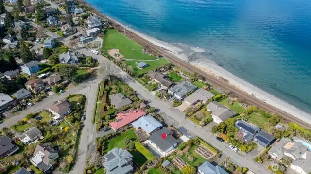 Home location to community park & beach