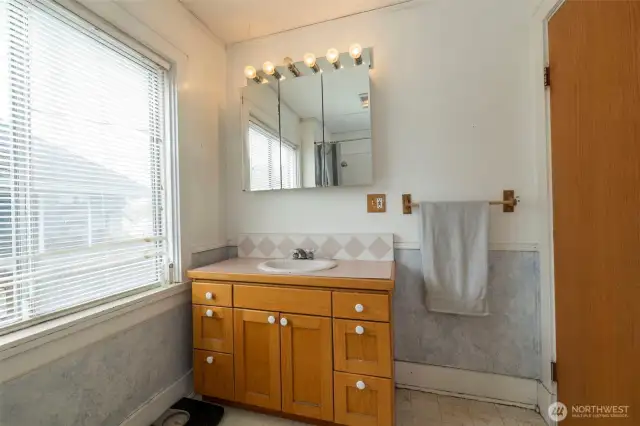 Main floor full bath