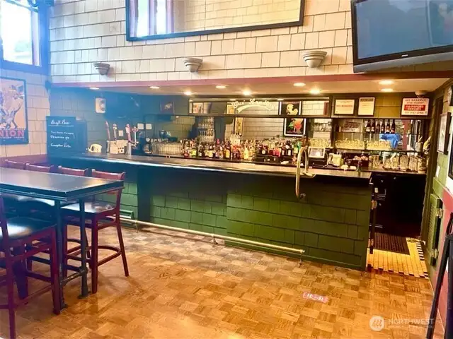 Only restaurant/bar run by neighborhood HOA in the state of Washington!