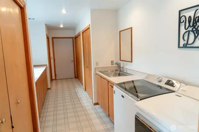 Laundry Room and entrance from Garage