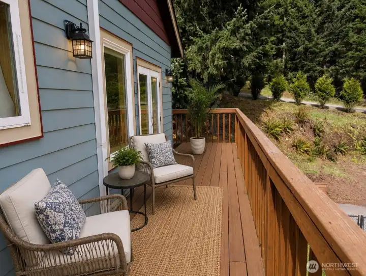 ADU_MIL Apt deck