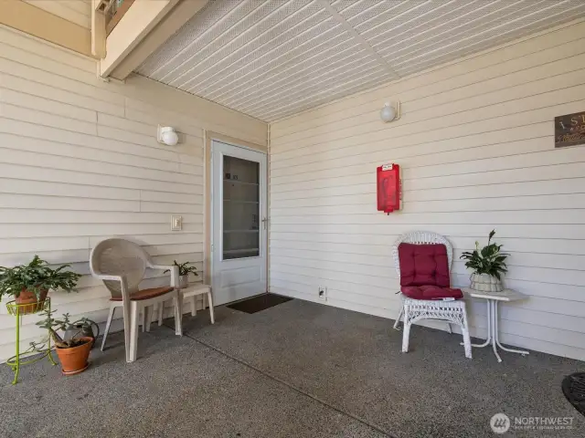 Good size front patio space