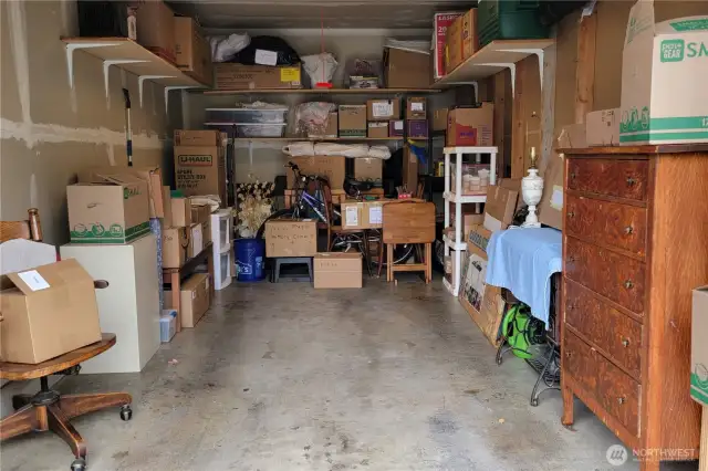 Detached 1-Car Garage