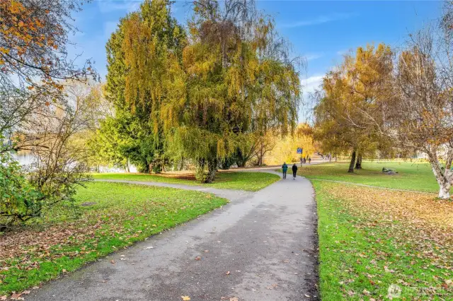 Green Lake park, with it's scenic 2.8 mile loop trail, is a hub for outdoor enthusiasts, providing oppurtunities for jogging, cycling, and leisurely walks.