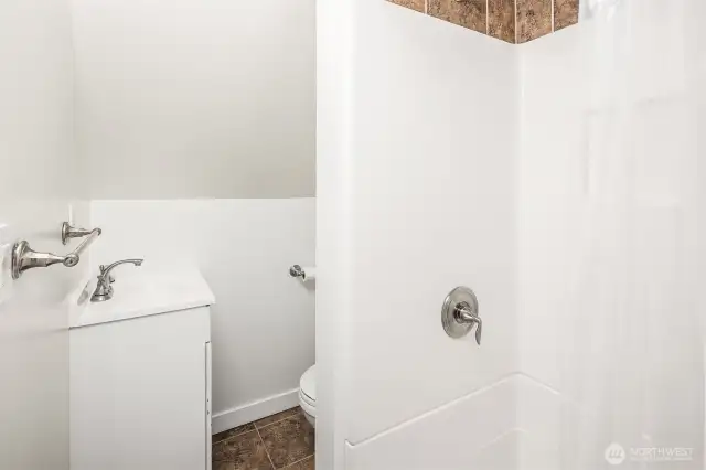 2nd floor bathroom