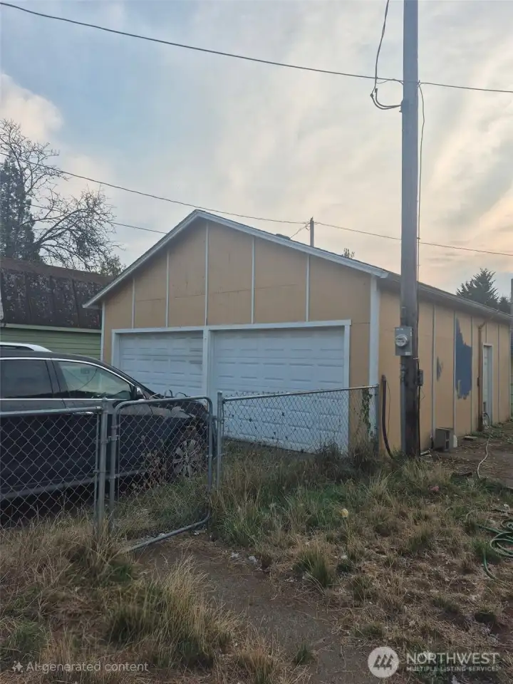 Detached Garaged