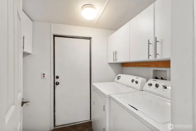 All appliances convey; one less thing to worry about!