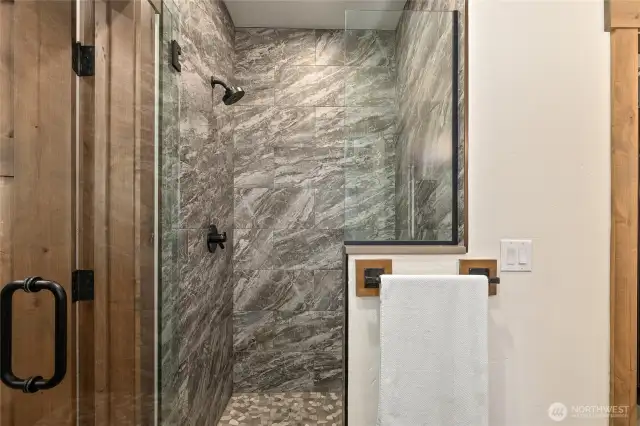 Primary bedroom bathroom