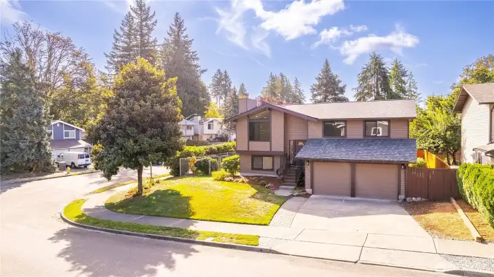 Great corner lot, quiet neighborhood