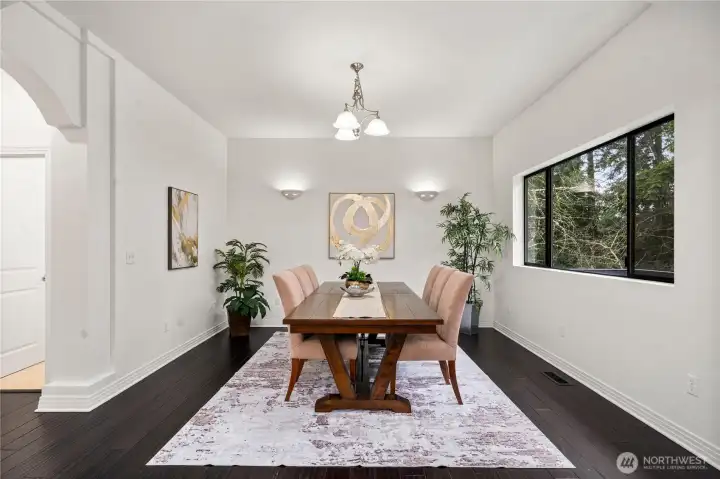 Spacious formal dining room, ideal for entertaining