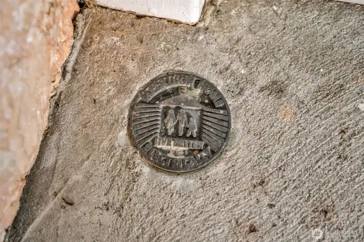 Medallion Home, electric from when it was built till it converted to Natural Gas. https://dahp.wa.gov/live-better-electrically-the-gold-medallion-electric-home-campaign